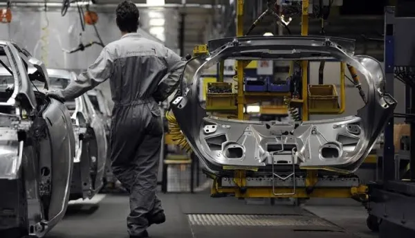 تركيب السيارات : وزيرة الصناعة تفتح المفاوضات مع Kia ,Volkswagen , Renault و Peugeot