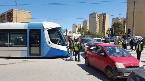 Alger: plus de 80 infractions au code de la route sur les rames du tramway