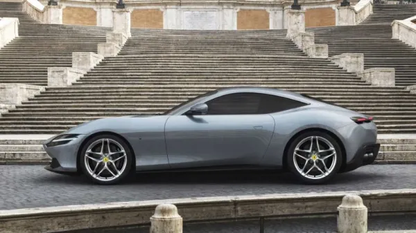 Ferrari تكشف الستار عن سيارة Roma