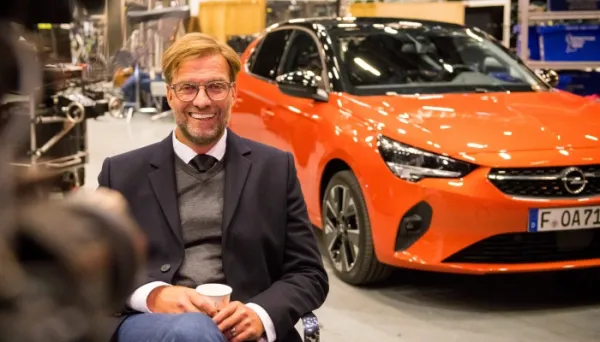 Opel lance la campagne de publicité pour la nouvelle Corsa avec Jürgen Klopp en vedette