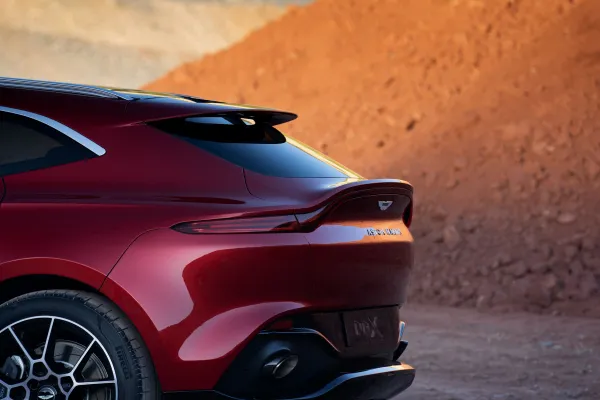 شركة Aston Martin تكشف عن الـ DBX