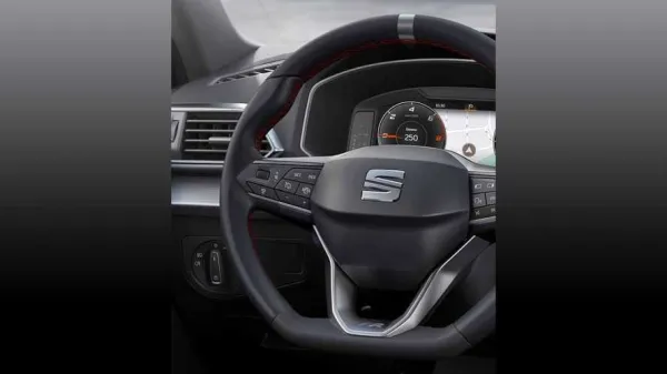 الكشف عن داخلية Seat Leon الجديدة
