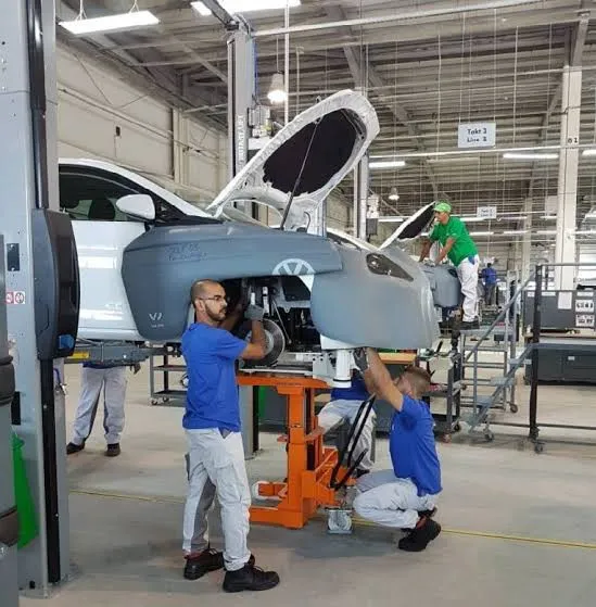 Volkswagen suspend temporairement son activité en Algérie