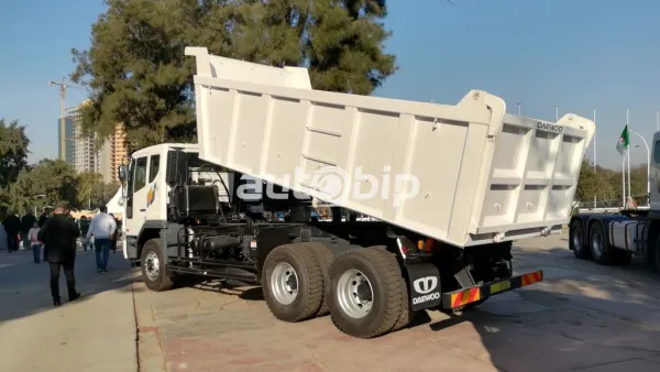 Pengpu Algérie expose sa gamme Daewoo Trucks