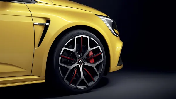 سيارة Renault Megane تتلقى تحديثات منتصف العمر