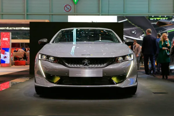 La Peugeot 508 PSE de série se dévoile