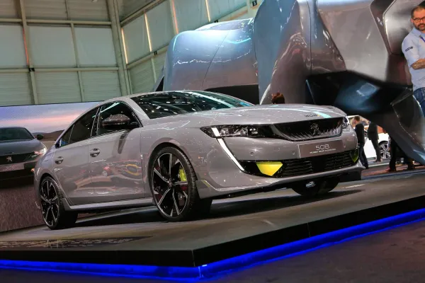 La Peugeot 508 PSE de série se dévoile