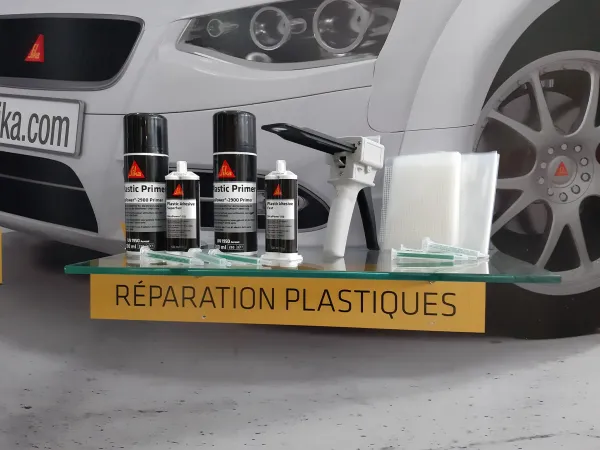 Equip Auto Algeria 2020 : Des ateliers pratiques réparation pare-chocs et collage pare-brise sur le stand de SIKA Algérie