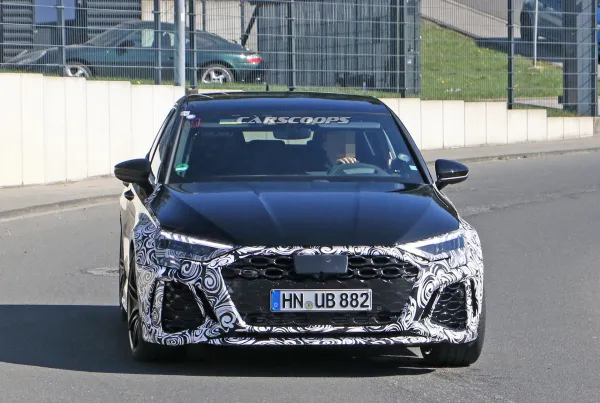 Nouvelle Audi RS 3 photographiée en essai