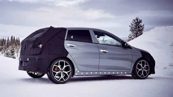 شركة Hyundai تشوق لسيارتها الرياضية الصغيرة I20N