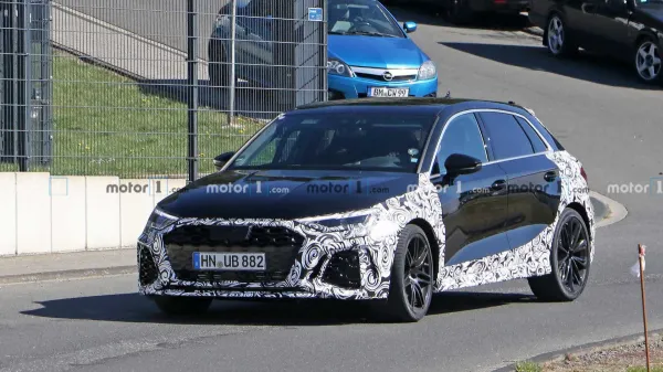 Vidéo: La future Audi RS3 en essai
