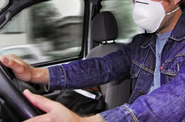 Le port du masque est-il obligatoire en voiture ?