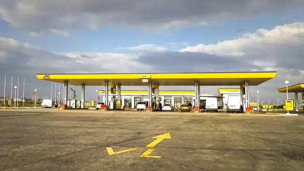 Le ministre des Finances: la hausse des prix des carburants réduira leur gaspillage