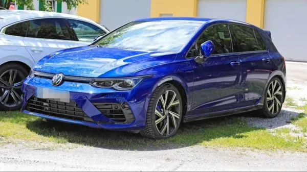 Volkswagen : La Golf 8 R se montre une nouvelle fois