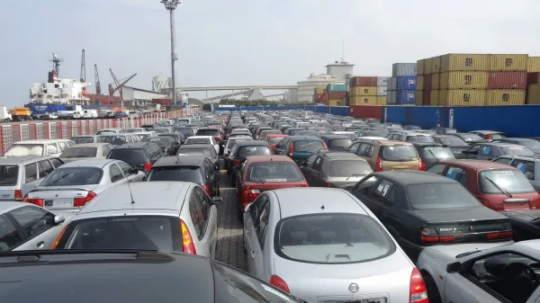 Report de la présentation de l'exposé sur l'importation des véhicules d'occasion