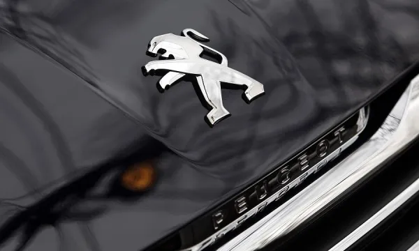 بيجو : العلامة الأكثر مبيعا في سوق السيارات السياحية الفرنسي