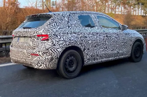 La nouvelle Skoda Fabia surprise avec un camouflage