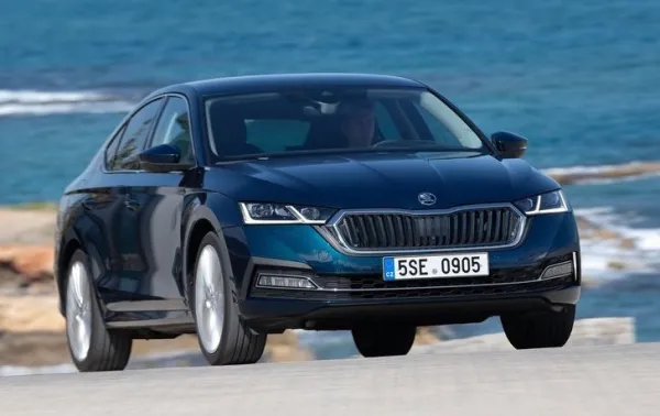 KM77 : L’Octavia mieux que la Golf et aussi bien que la Leon au test de l’élan