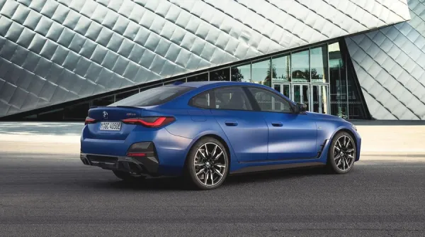 BMW : i4 M50… Motorsport &amp; 100% électrique !