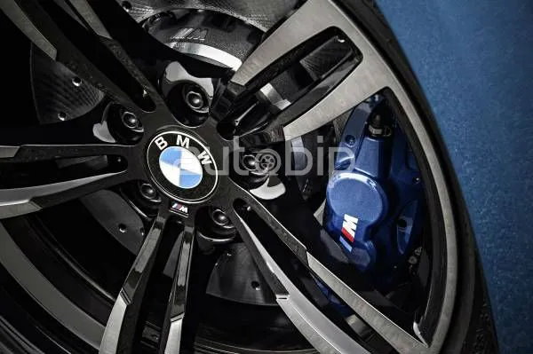 BMW lâche la nouvelle M2