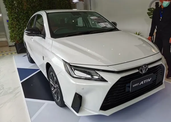 تويوتا تكشف عن الجيل الجديد من الياريس سيدان