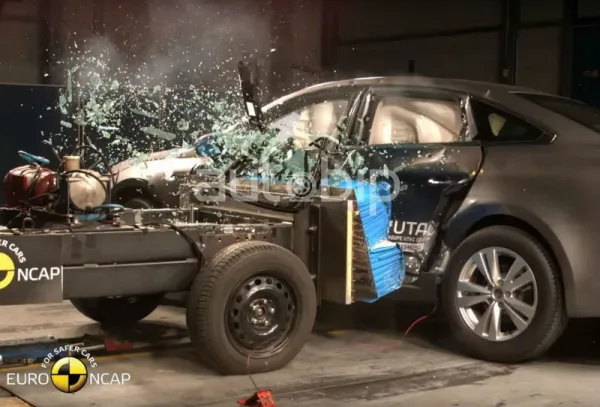Renault Megane 4 et Talisman : 5 étoiles à l’EuroNCAP