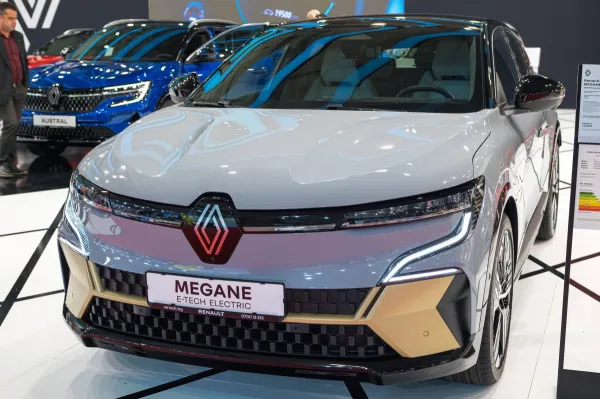 رينو تسجل نموا في مبيعات السيارات الكهربائية خلال 2022