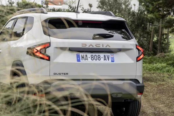 Nouveau Dacia Duster hybride 2024 : voici ses prix imbattables