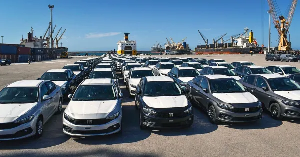 Marché automobile en Algérie: les pouvoirs publics s'efforcent de réduire les prix