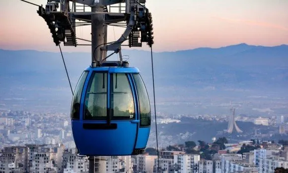 الجزائر العاصمة : دراسة لإنجاز مصاعد هوائية بعدة بلديات لتخفيف الازدحام المروري