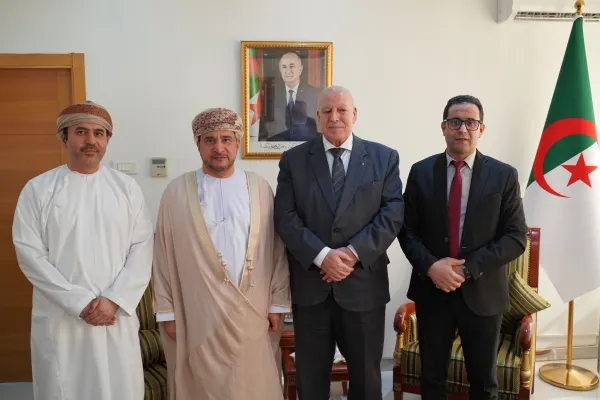 Projet de partenariat algéro-omanais pour la construction des bus et des véhicules utilitaires