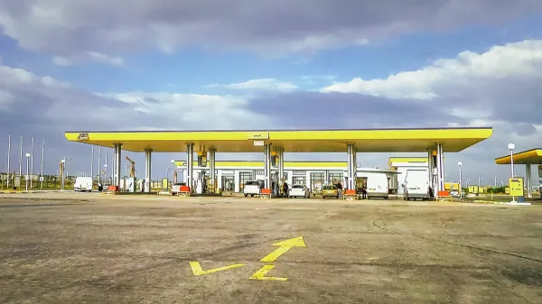 نفطال تؤكد توفر المنتجات البترولية في جميع أنحاء البلاد خلال أيام عيد الفطر