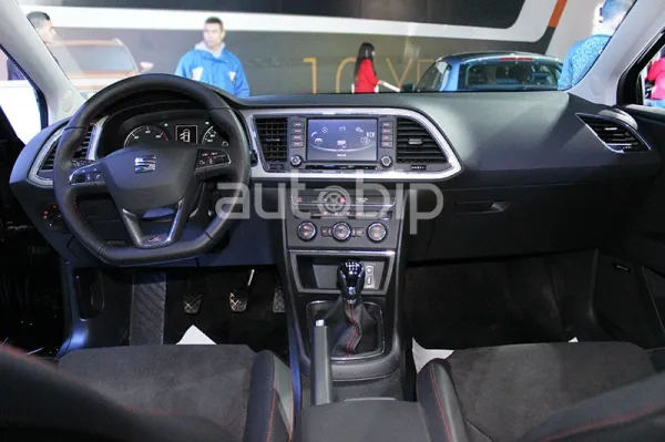 Salon Alger 2016 / Seat : nouvelle SEAT Leon performance 2.0 TDi 177ch
