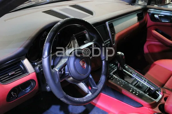 Salon Alger 2016 / SOVAC : Porsche Macan 4 cylindres turbo fait son entrée en Algérie
