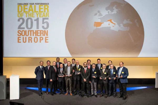 Groupe Renault : 4 concessionnaires Algériens lauréats du "DEALERS OF THE YEAR 2015"