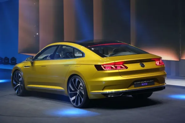 Volkswagen Passat CC 2017 : les premiers clichés dévoilés