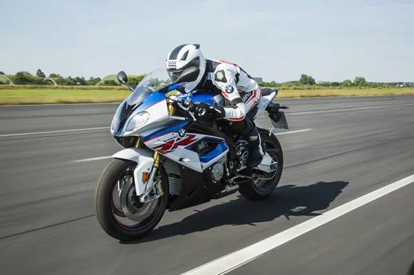 BMW Motorrad dévoile les nouvelles S 1000 RR, S 1000 R et S 1000 XR