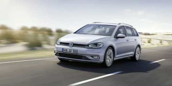 Volkswagen dévoile la Golf 7 restylée 