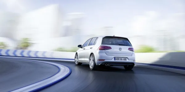 Volkswagen dévoile la Golf 7 restylée 