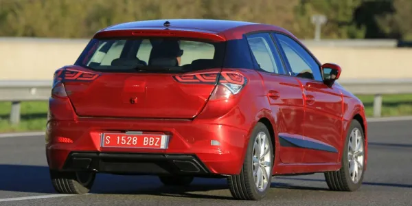 Seat Ibiza 2017 : en tenue déguisement Hyundai i20
