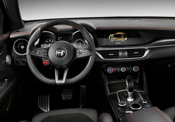 Alfa Romeo présente son premier SUV; le Stelvio