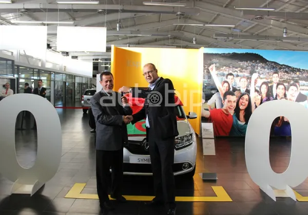 Renault Algérie : remise des clés de la 50 000e Symbol made in Bladi