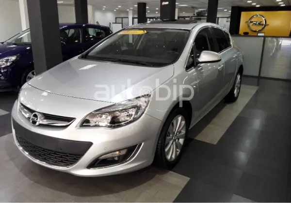 Diamal/ Opel : La Corsa et l’Astra (ancienne) 5 portes sont disponibles