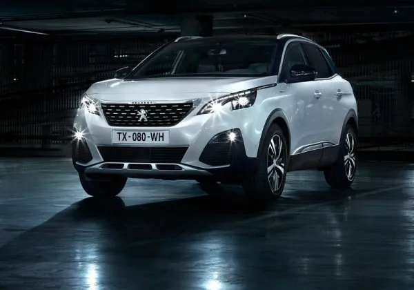 La nouvelle PEUGEOT 3008 élue SUV Business de l’année 2017