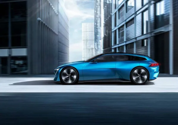 Peugeot léve le voile sur son concept car autonome, l’Instinct