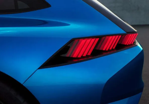 Peugeot léve le voile sur son concept car autonome, l’Instinct