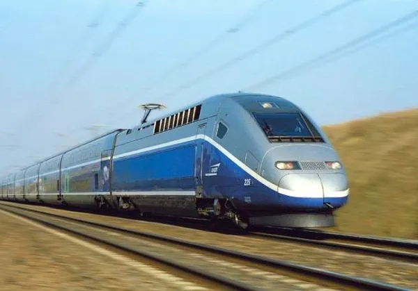 Le TGV (220 km/h) qui reliera Oued Tlelat, Sidi Bel Abbes à Tlemcen sera livré fin 2017
