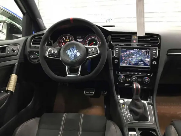 Volkswagen Golf GTI ClubSport TSI 265ch DSG7 à 735 millions de cts chez un revendeur multimarques