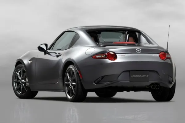 Red Dot Awards 2017 : la Mazda MX-5 RF décroche le premier prix