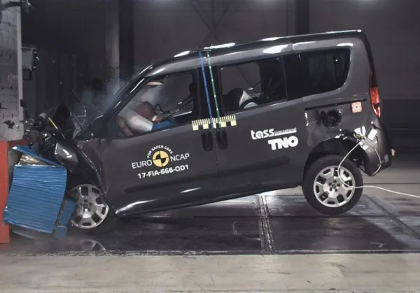 Crash test Euro NCAP : le Fiat Doblo s’en sort avec un score moyen; 3 étoiles